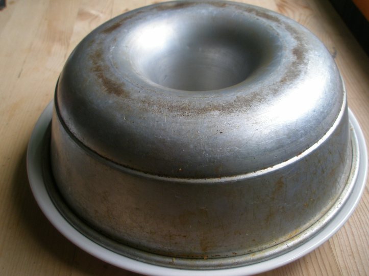 Mosters gamla kakform ser inte mycket ut för världen - men vad spelar det för roll när den alltid ger lyckat resultat!