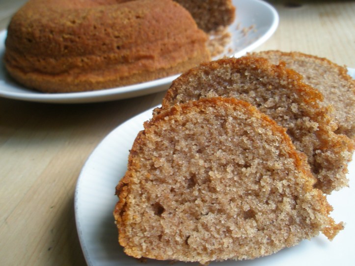 Härligt luftig kanelkala smakar ljuvligt till sommarfikat!