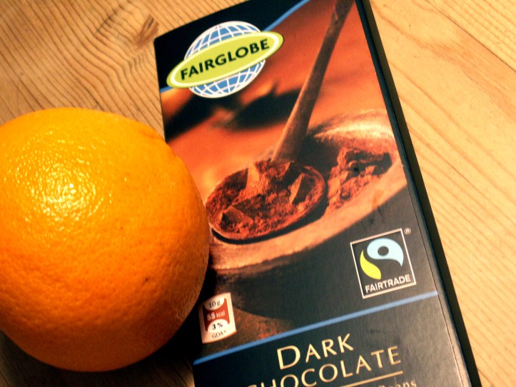 Apelsin och mörk choklad är en underbar kombination i en mjuk kaka!