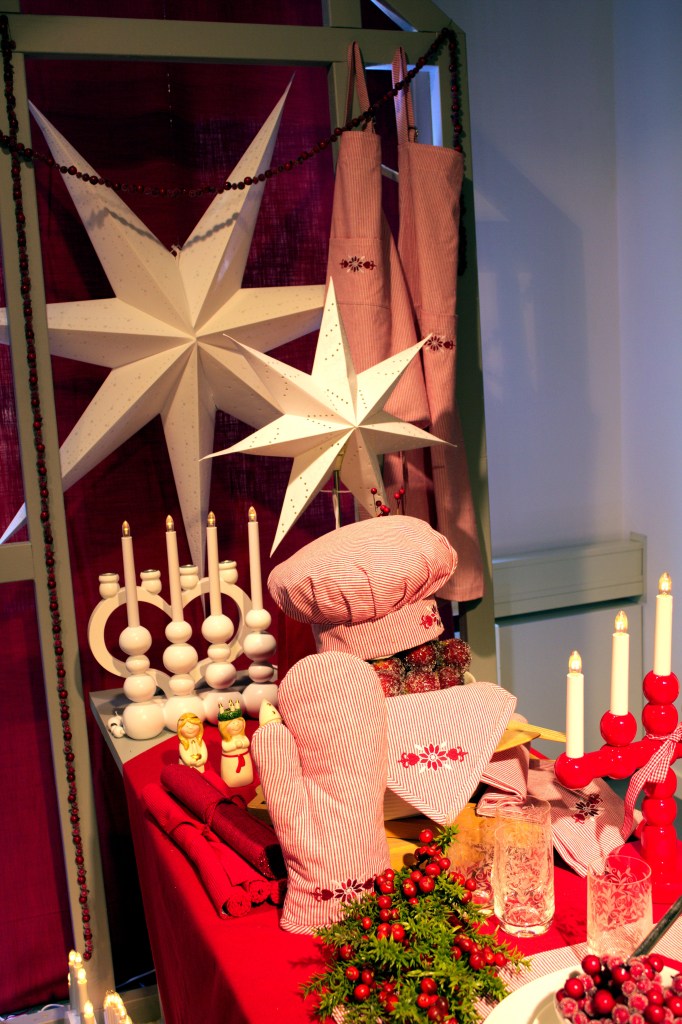 För julbaket - förkläde, kockmössa och grillvante i hemtrevligt rutigt!