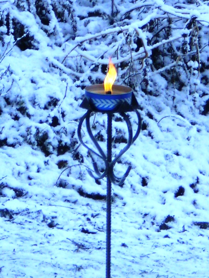 Välkomnande ljus i vinterkylan