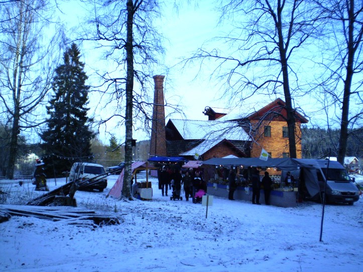 Julmarknad i klassisk bergslagsmiljö - mer stämningsfullt blir det inte!