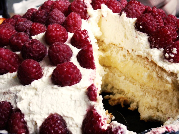 Vill man slå på stort passar det perfekt med en maffig gräddtårta på kafferepet!