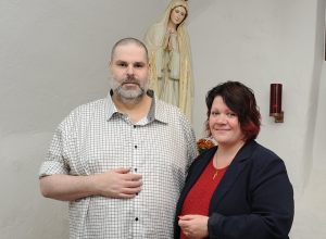 Lyckligt nygifta - efter 28 år... (Foto: Jonas Hessman)